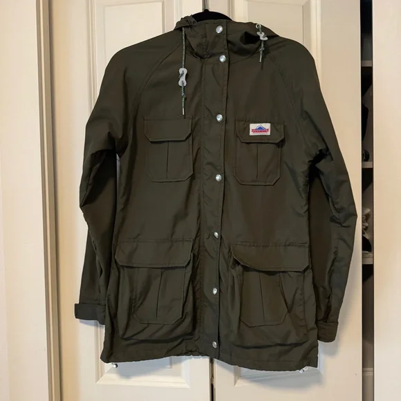 Mens Penfield Vassan Mountain Parka Jacket in Olive Green S - pocket flaw - Picture 4 of 9